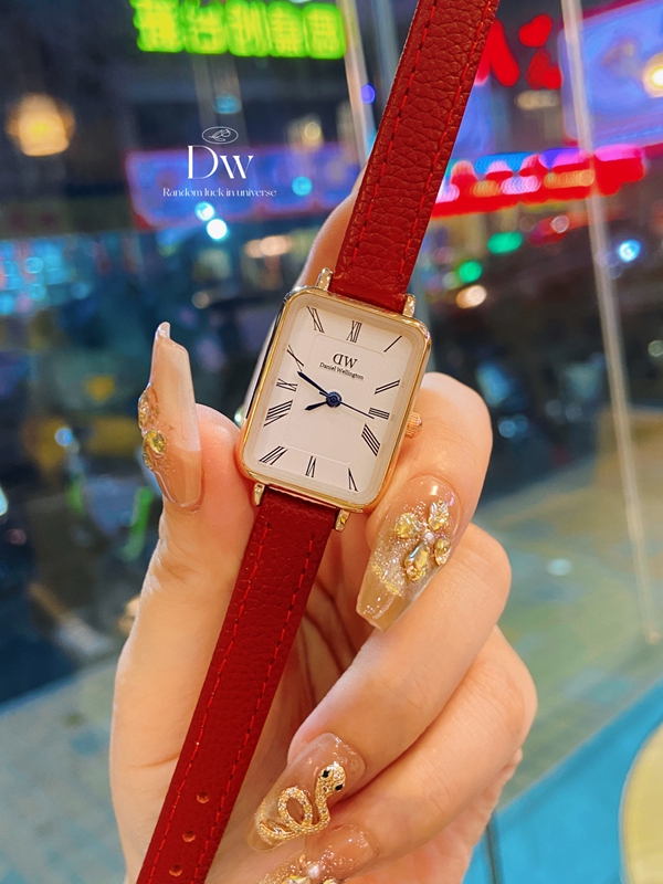 ブランド時計側面デザイン